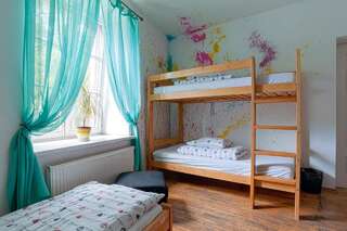 Хостелы Pogo Hostel Вильнюс Кровать в общем 6-местном номере для мужчин и женщин-4